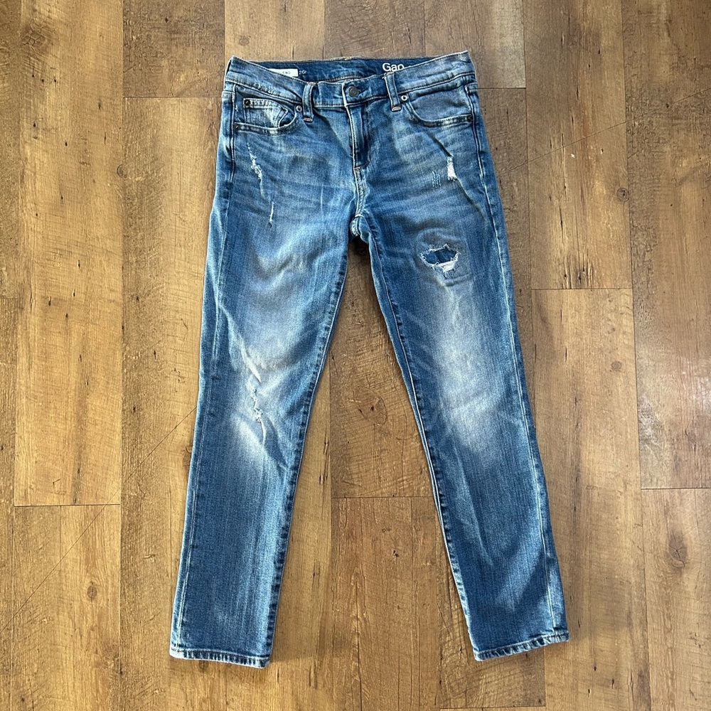 GAP Girlfriend Jeans Size 26 Cropped Distressed Medium Wash Denim